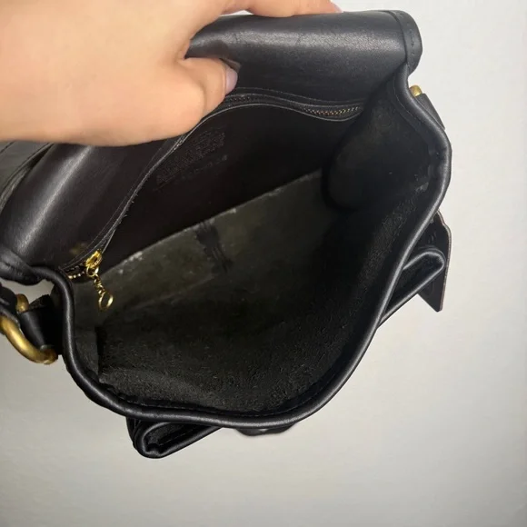 Coach Vintage Shelton Black Glove Tanned Leather Crossbody Bag Brass Hardware - Picture 9 of 11